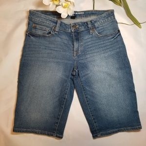 Gap womens jean shorts sz 2 Bermuda faded stretch